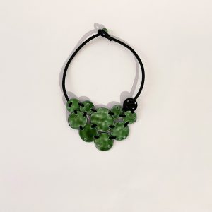 Collana in ceramica "Bottoni verde prato"