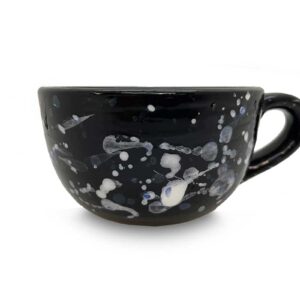 Tazza in ceramica "splatter" nera dipinta a mano
