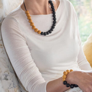 collana e bracciale in ceramica nero ed arancione